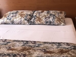 Caja fuerte, cortinas opacas, camas supletorias y wifi gratis
