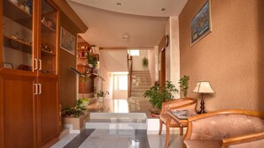 Interior entrance - Hotel Mena (Budva)