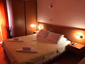Family Triple Room, Multiple Beds, Garden View | In-room safe, blackout drapes, rollaway beds, free WiFi - Hotel Mena (Budva)