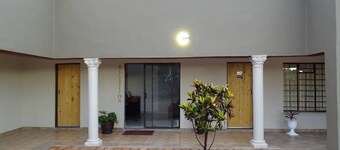 Goora-Motho Guest House