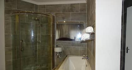 Goora-Motho Guest House