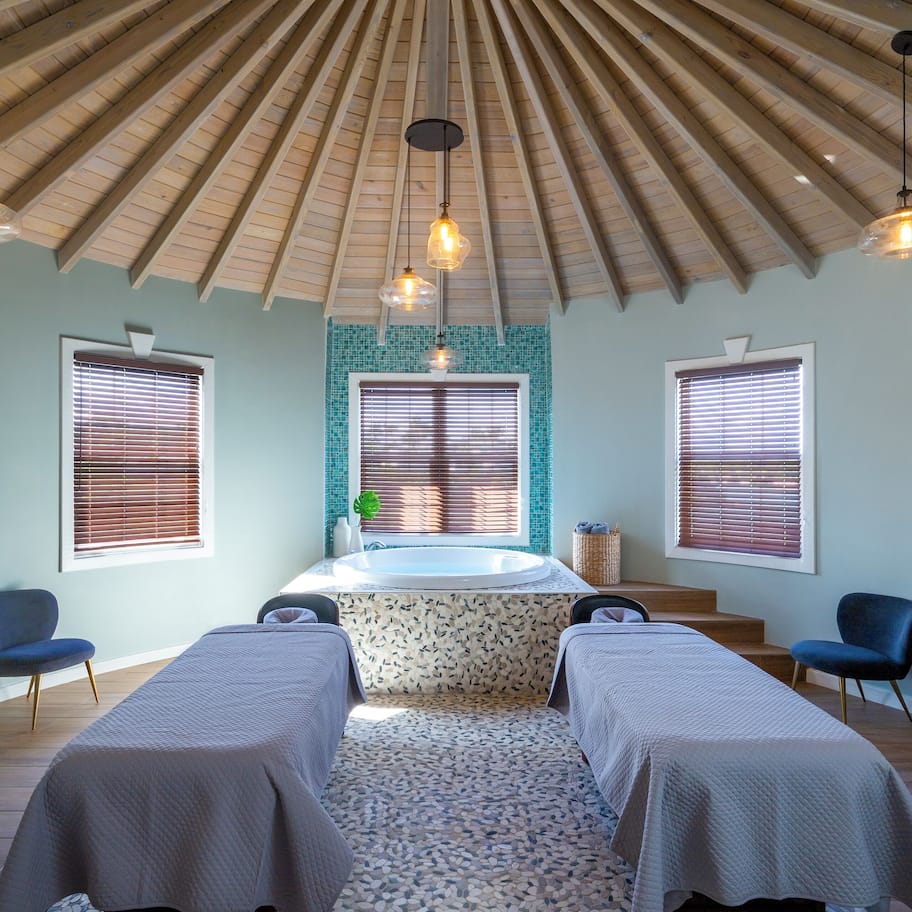 Couples treatment rooms, sauna, body treatments, aromatherapy