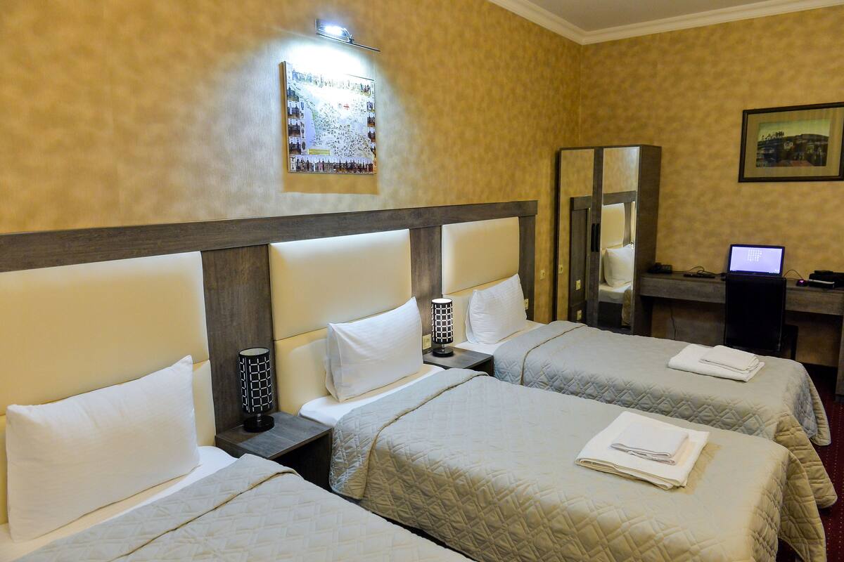 Tripla Comfort | 1 camera, minibar, una cassaforte in camera, Wi-Fi gratuito