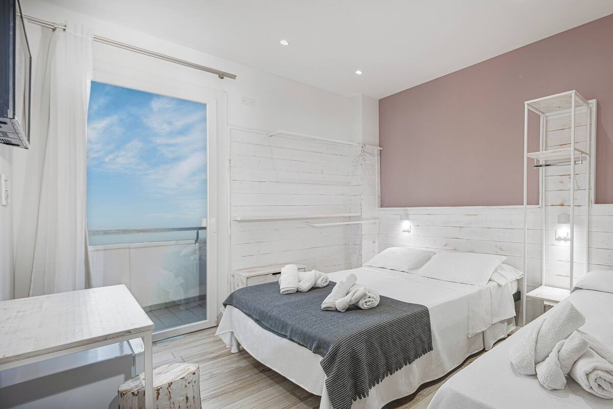 In-room safe, individually decorated, individually furnished, desk