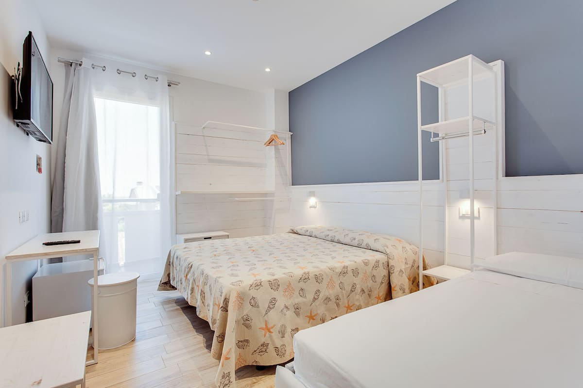 In-room safe, individually decorated, individually furnished, desk