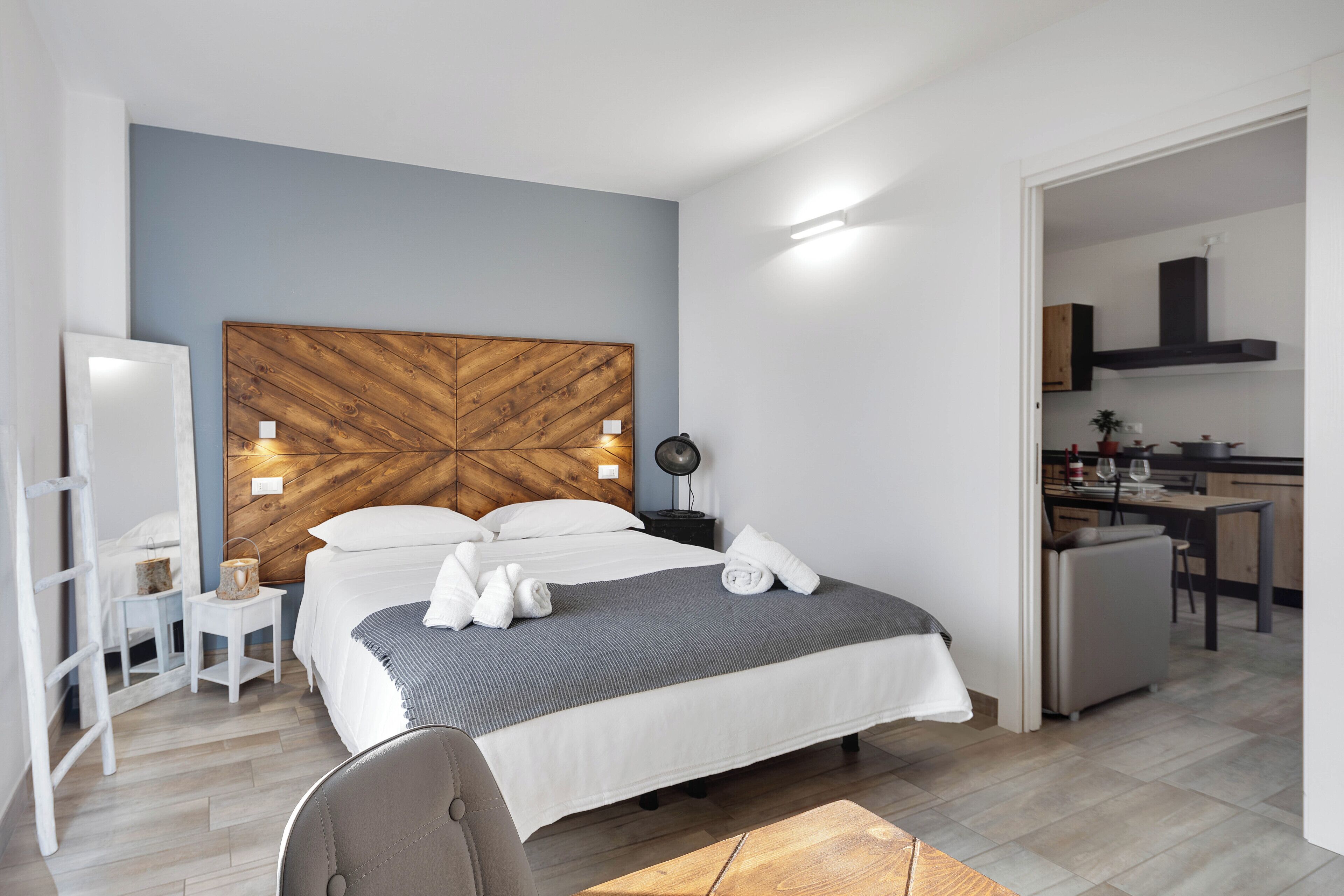 Exclusive Suite, 1 Bedroom | In-room safe, individually decorated, individually furnished, desk