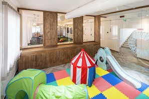 Children’s play area – indoor