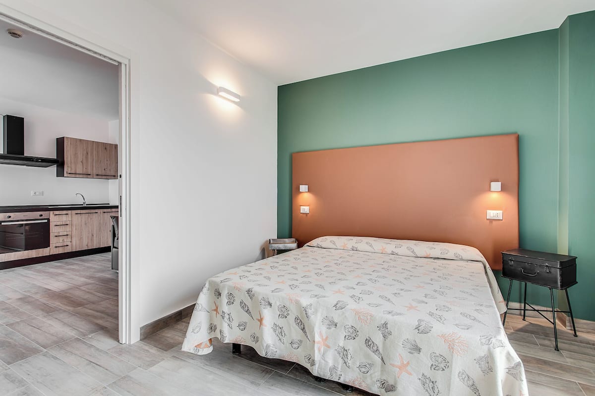 In-room safe, individually decorated, individually furnished, desk