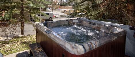Townhome, 3 Bedrooms | Outdoor spa tub