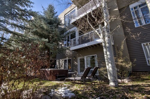 Savoy S 2d 3 Bedroom Condo by RedAwning