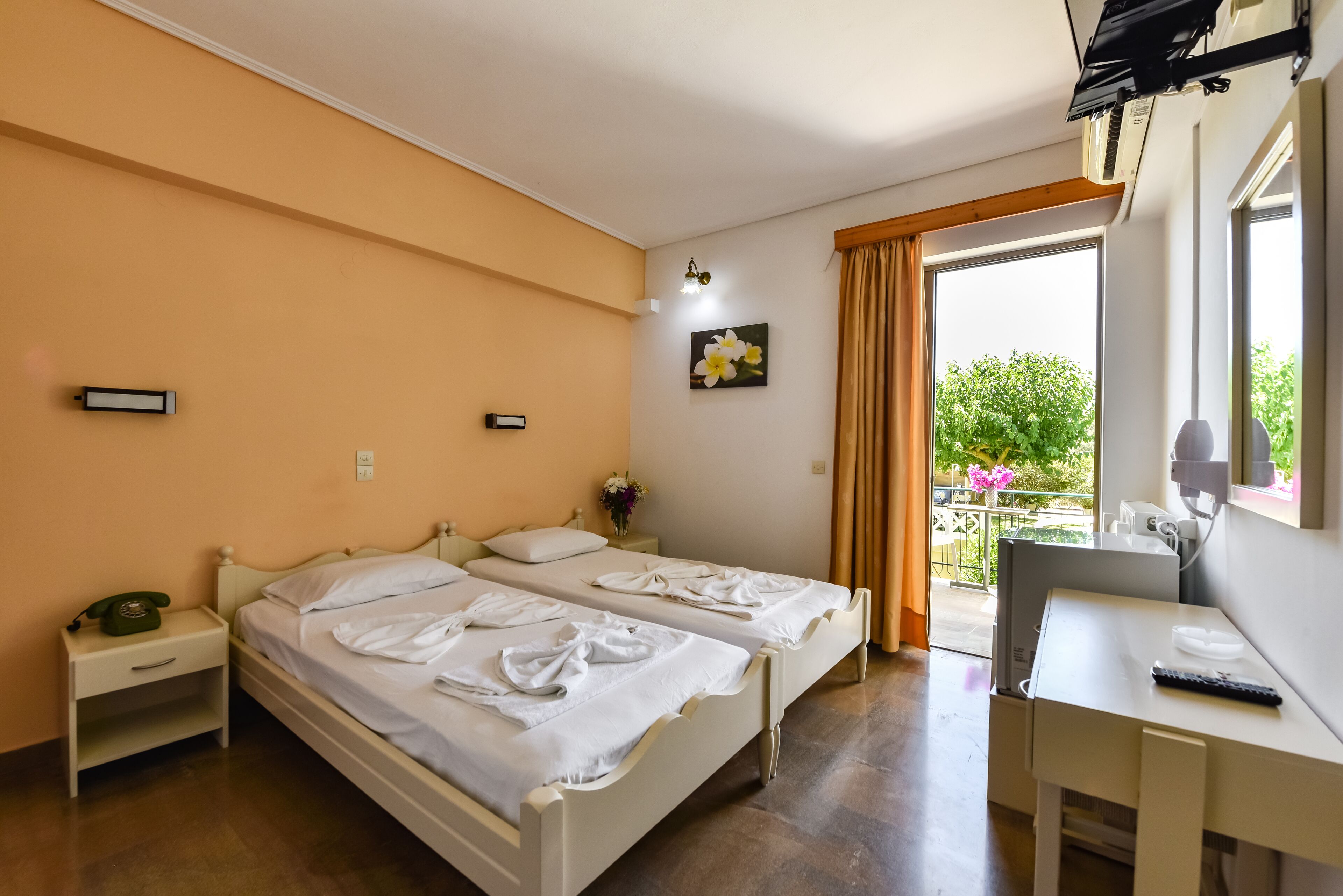 double or twin room | in-room safe, free wifi, bed sheets