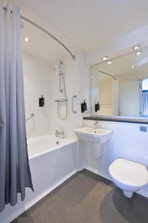Bathroom - TRAVELODGE WALSALL (WALSALL)
