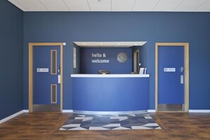 Reception - TRAVELODGE WALSALL (WALSALL)