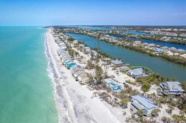Beach nearby, sun-loungers, beach towels