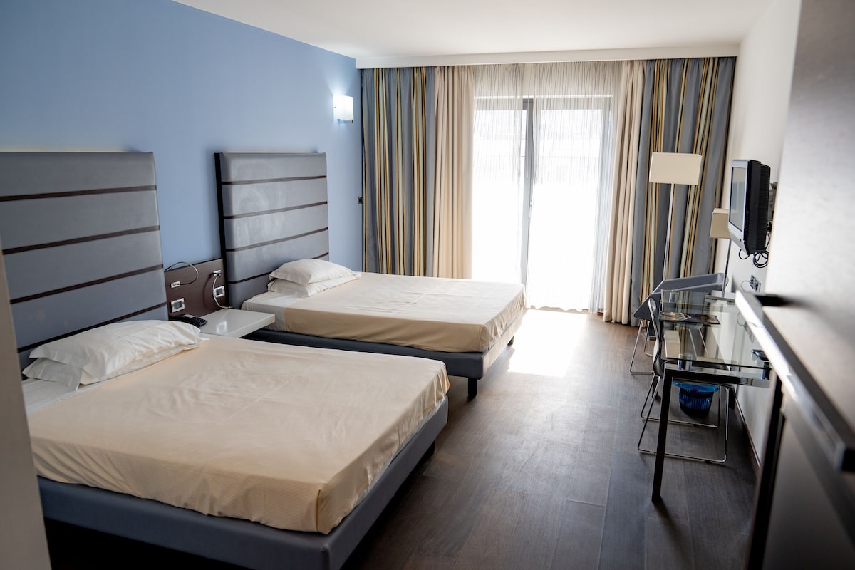 Hypo-allergenic bedding, down duvets, minibar, in-room safe