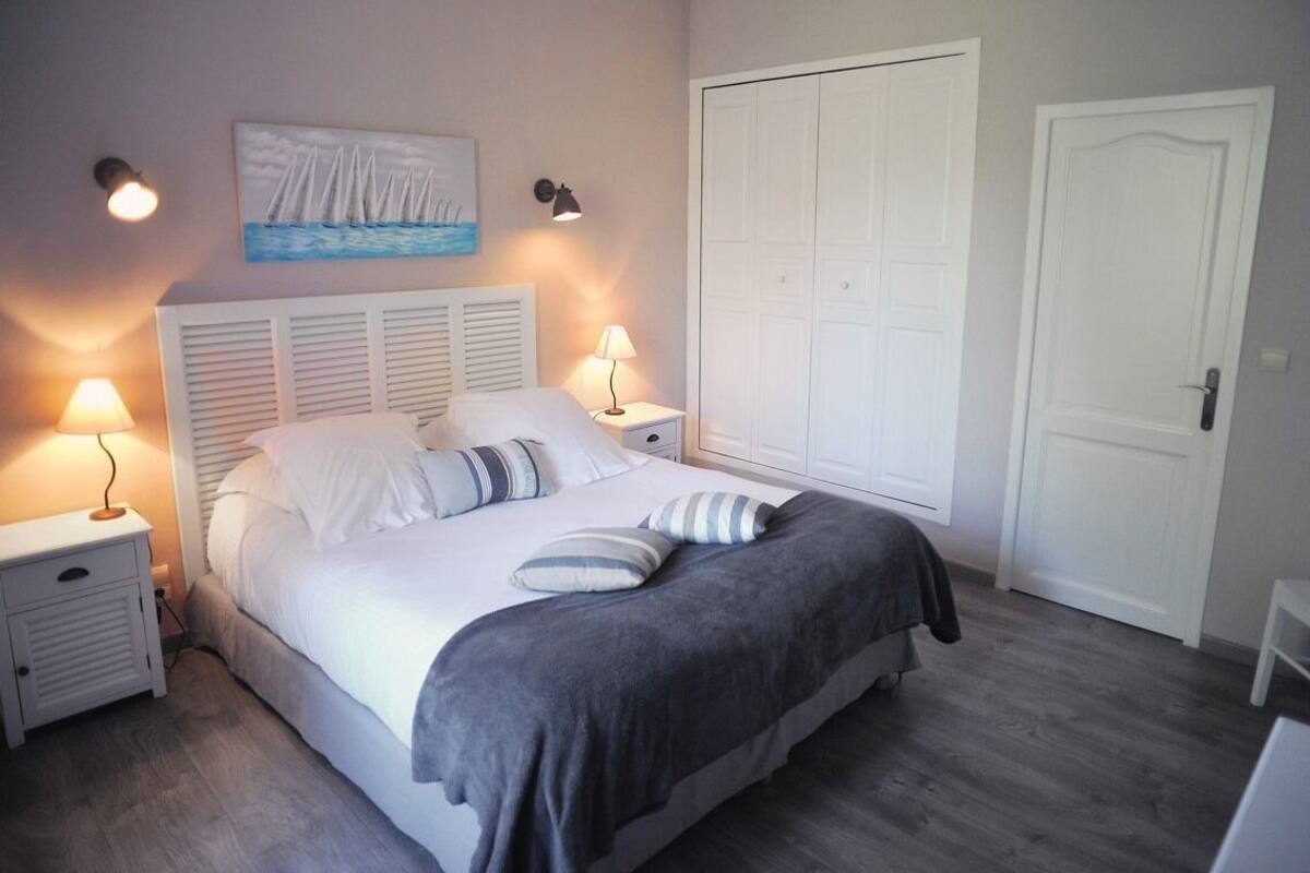 Double Room, Private Bathroom (Cabernet)