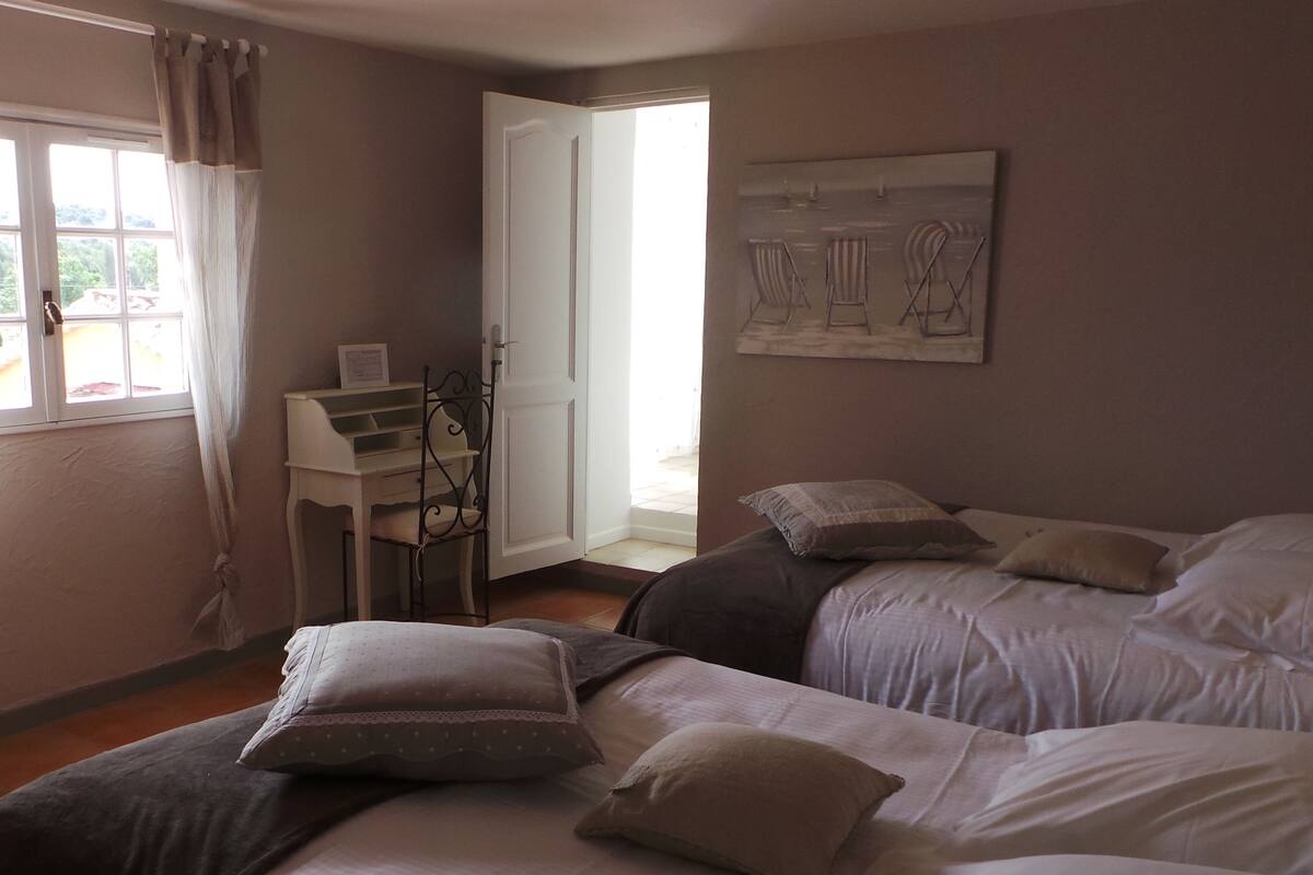 Family Quadruple Room, Private Bathroom, Pool View (Donum Dei)