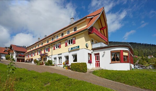 Front of property - Gasthof-Pension Berghof (Enzklosterle)