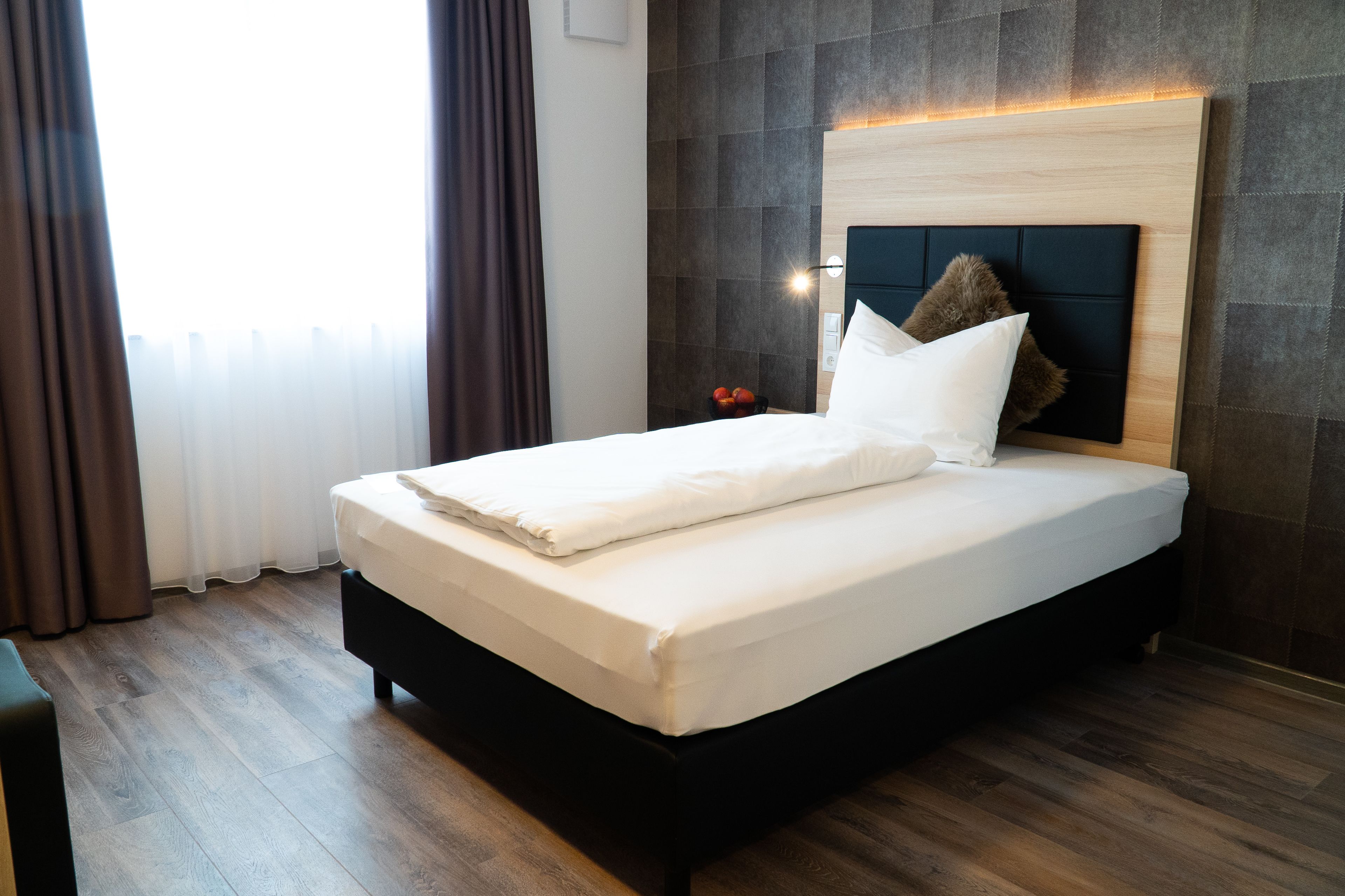 hypo-allergenic bedding, desk, laptop workspace, soundproofing