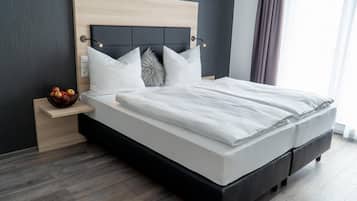 Doppelzimmer | Allergikerbettwaren, Schreibtisch, laptopgeeigneter Arbeitsplatz