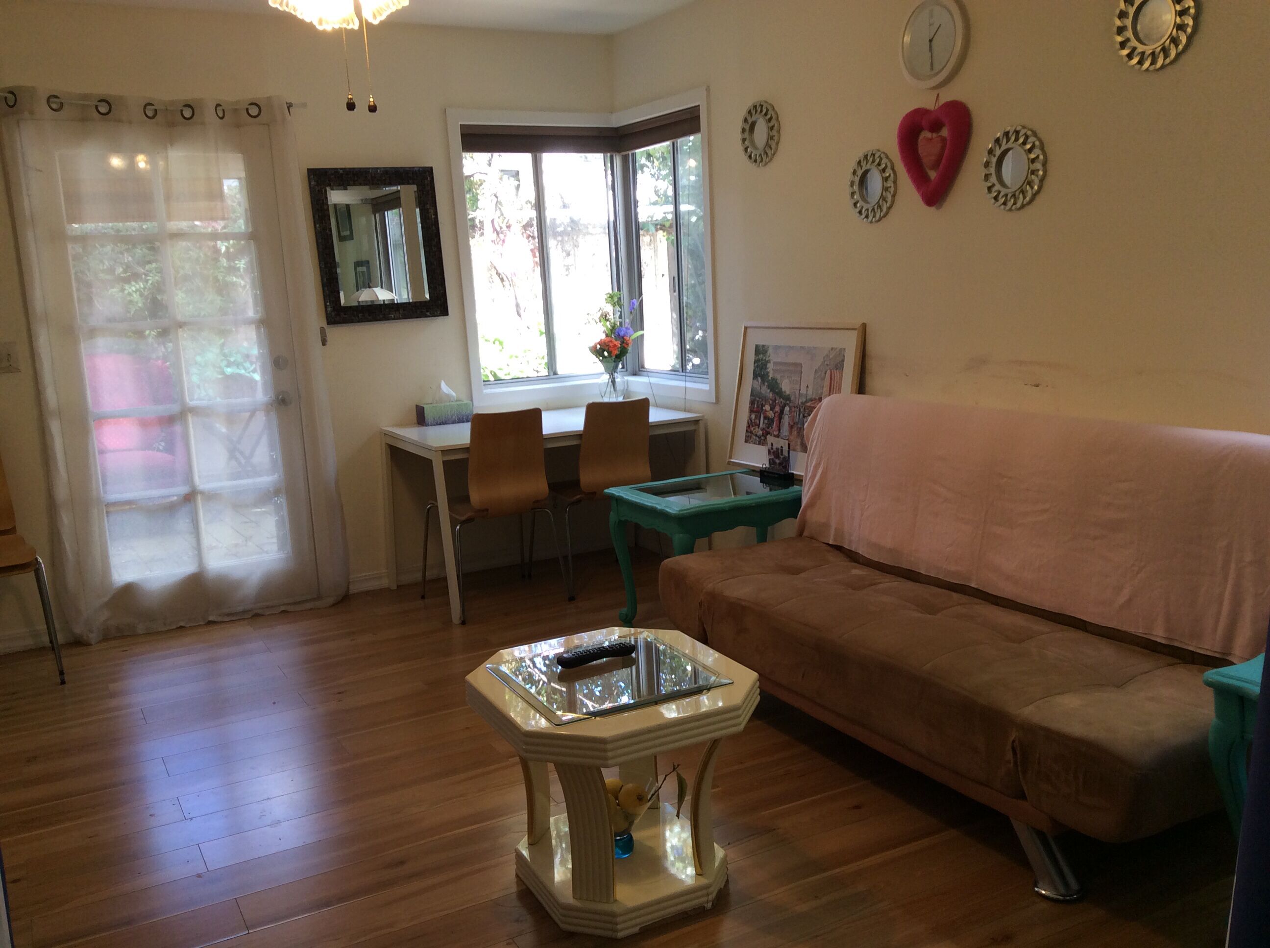 Télévision, cheminée