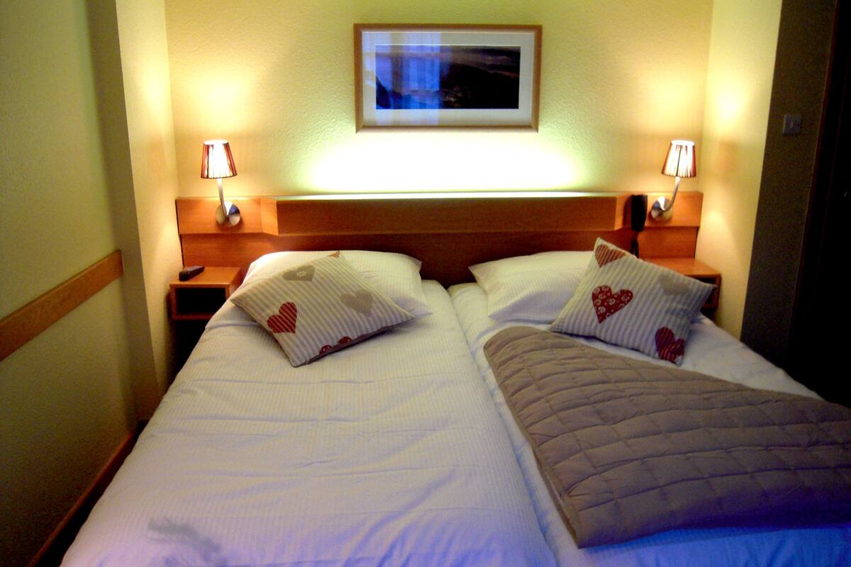 Twin Room | WiFi (free), individually decorated, individually furnished, bed sheets