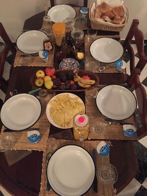 Free daily continental breakfast