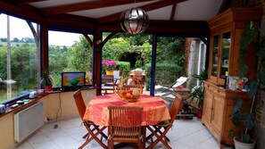 Breakfast area - Chambres d'hôtes Belle Longère (Souleuvre en Bocage)