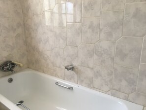 Standard-Doppelzimmer | Badezimmer