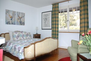 Habitación doble, baño compartido | Wifi gratis y ropa de cama