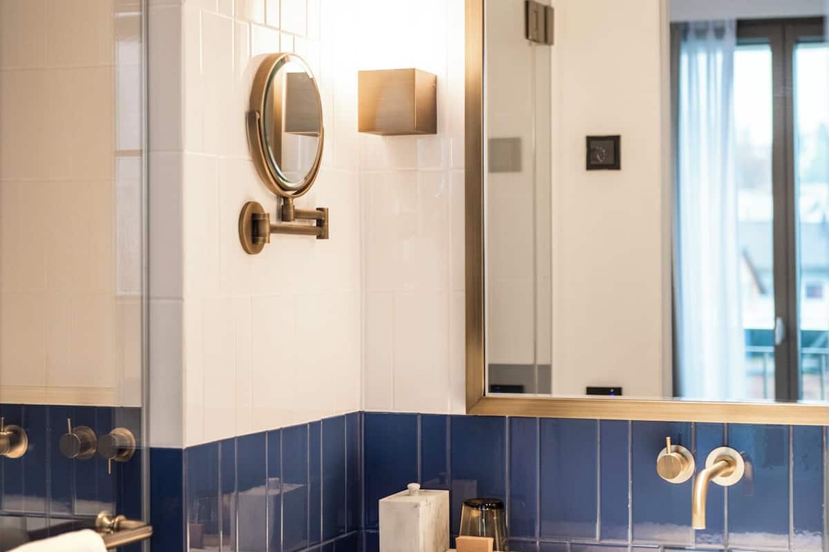 penthouse junior suite with terrace | bathroom | shower, free toiletries, hair dryer, bathrobes