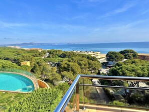 Property grounds - Apartment first line, Sea views .Pool and garden. A/C. Bathroom with jacuzzi (BEGUR)