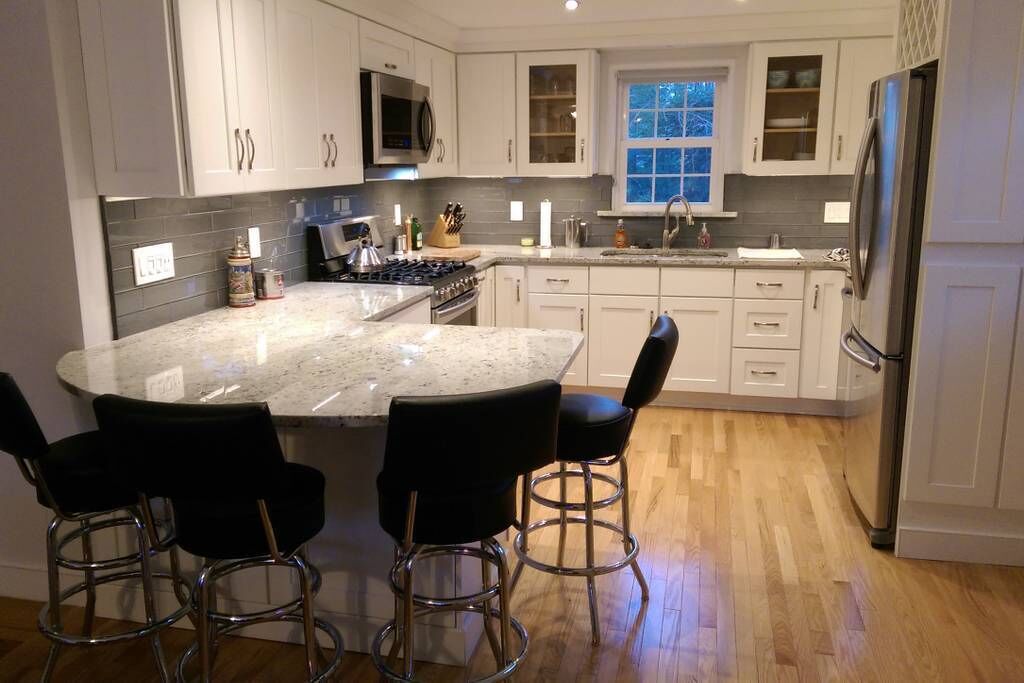 No need for a diner when you have one in your kitchen! Just right for any meal.