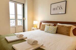 1 bedroom, iron/ironing board, free WiFi, bed sheets - Comfortable apartment with river view, fully equipped, very close to the center of Lisbon in the traditional Alfama district. (Lisboa ciudad)