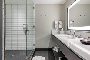 Room, 1 King Bed, Accessible, Non Smoking (City View) | Premium bedding, in-room safe, desk, laptop workspace - Cambria Hotel Houston Downtown Convention Center (Houston)