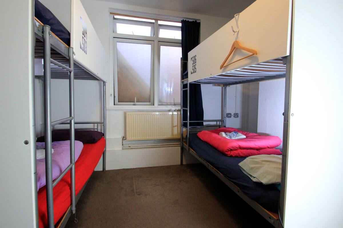 WiFi (free), bed sheets
