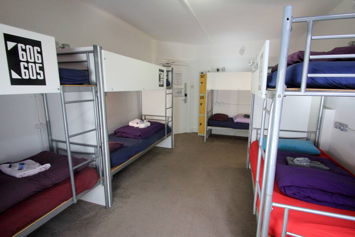 Bed in 8-Bed Female Dormitory Room | WiFi (free), bed sheets