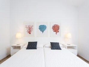 3 Schlafzimmer, BĂŒgeleisen/BĂŒgelbrett, Internetzugang, BettwĂ€sche