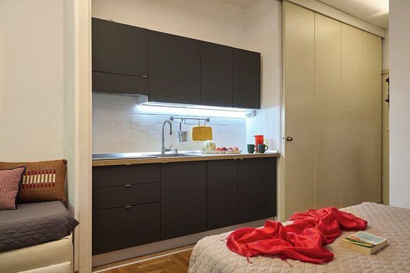 1 bedroom, iron/ironing board, Internet, bed sheets
