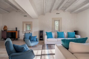 TV, DVD player, books