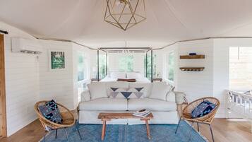 1 habitación y ropa de cama