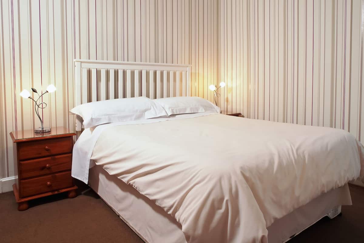双人房 | 熨斗/熨板、免费 WiFi、床单