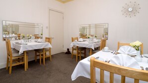 Breakfast area - Adam Guest House (Perth)