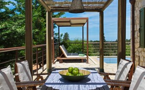 Outdoor dining - Luxury villa with sea view and unique swimming pool  villa Dafni (Lefkada)