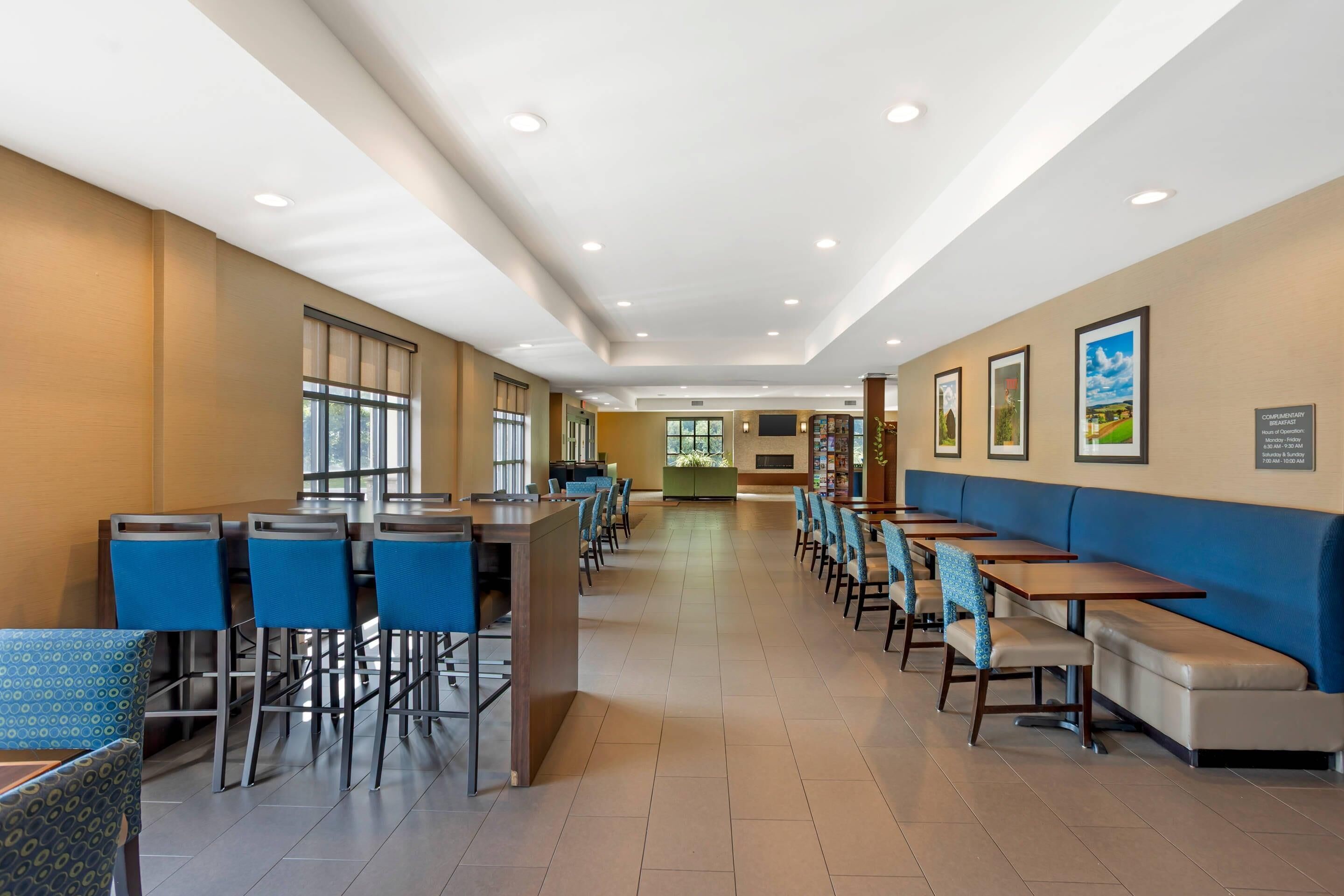 Café da manhã completo grátis todos os dias