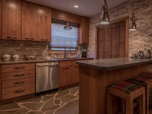 Ferienhaus, Mehrere Betten (2 Br: Whistlepunk 17) | Eigene Küche