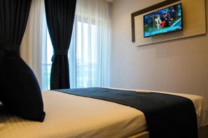Minibar, in-room safe, individually decorated, individually furnished