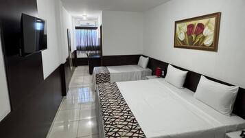 Minibar, escritorio y wifi gratis