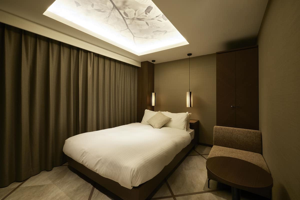 Quarto casal superior | Cofres nos quartos, Wi-Fi de cortesia, roupa de cama