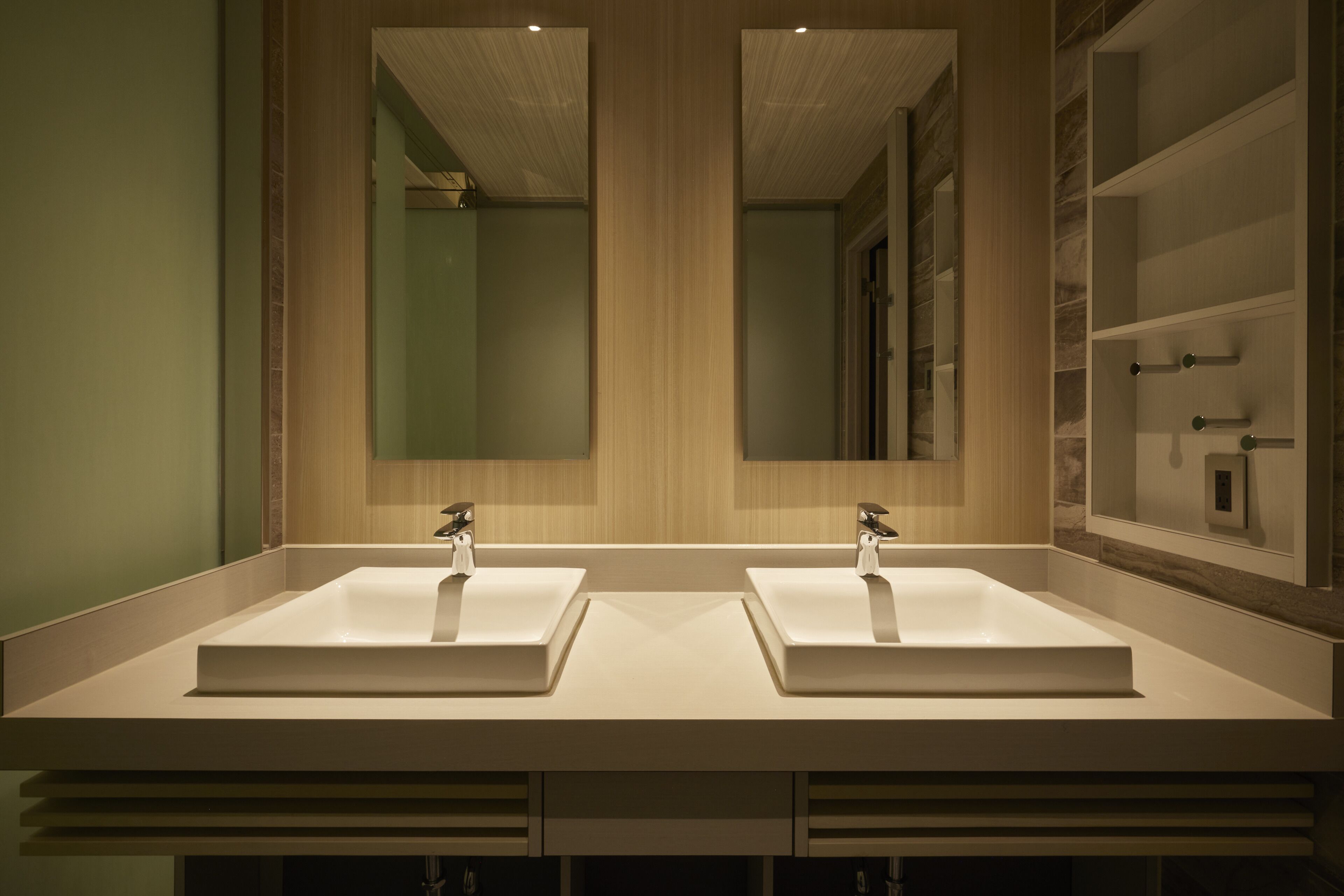 grand twin room, non smoking (all-fit hollywood) | in-room safe, free wifi, bed sheets